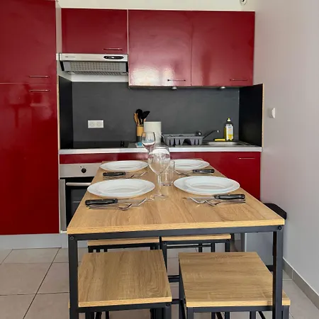 3 Personnes Апартаменты *