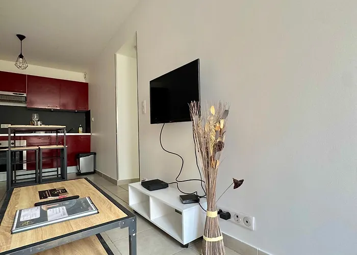 3 Personnes Апартаменты Риом