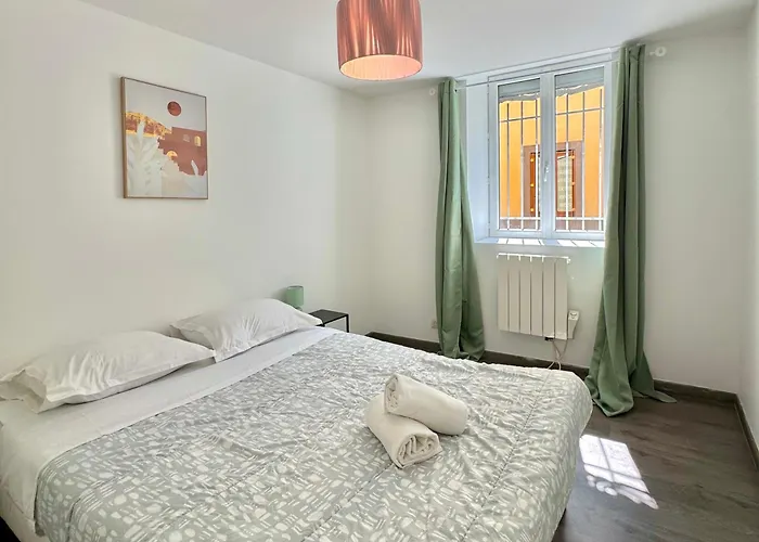 3 Personnes Апартаменты Риом